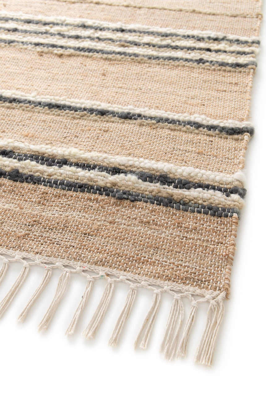 Tapis rayé fait main en matières naturelles RAJ - AFKliving