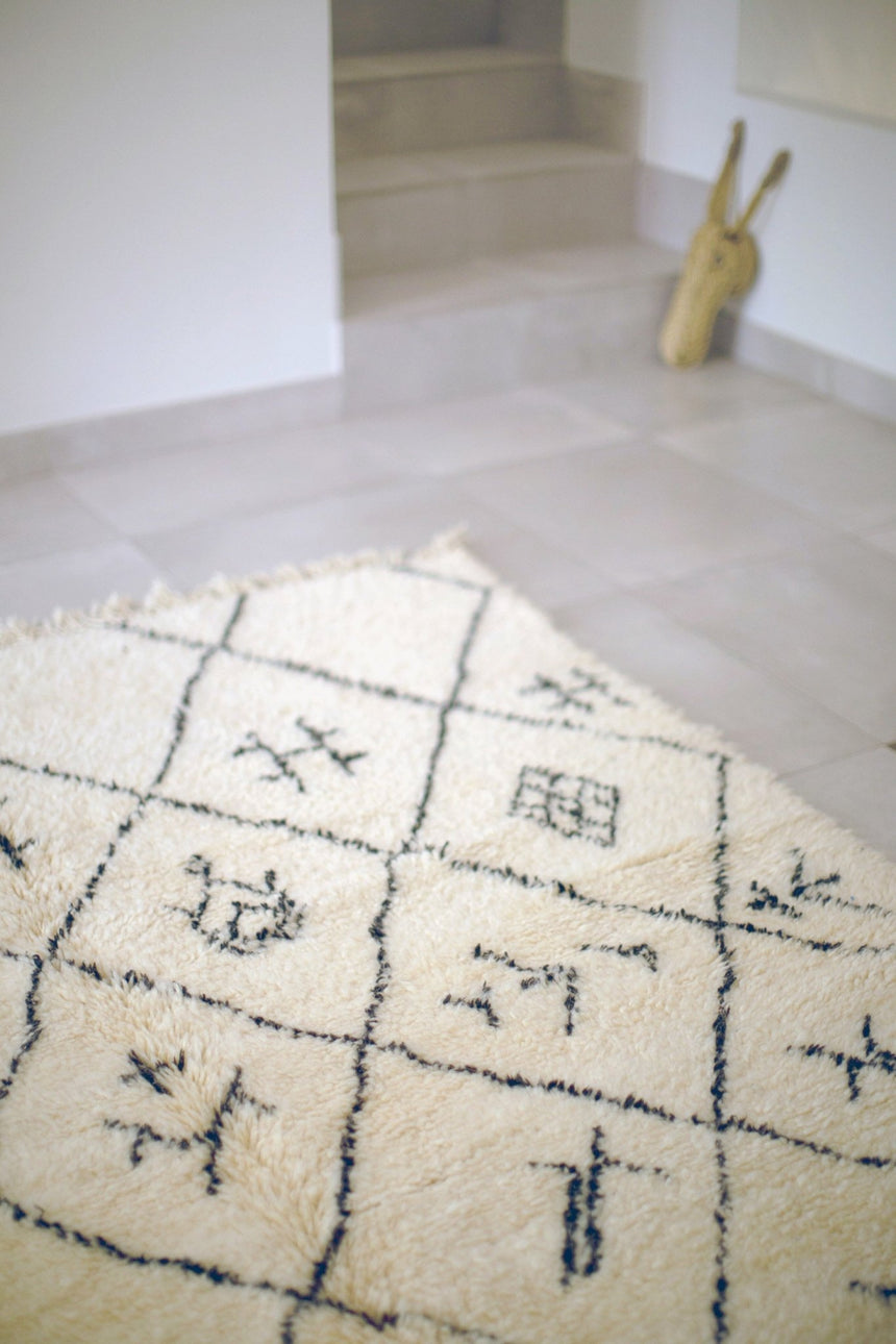 Tapis berbere authentique marocain laine noir blanc Amazighs - AFKliving