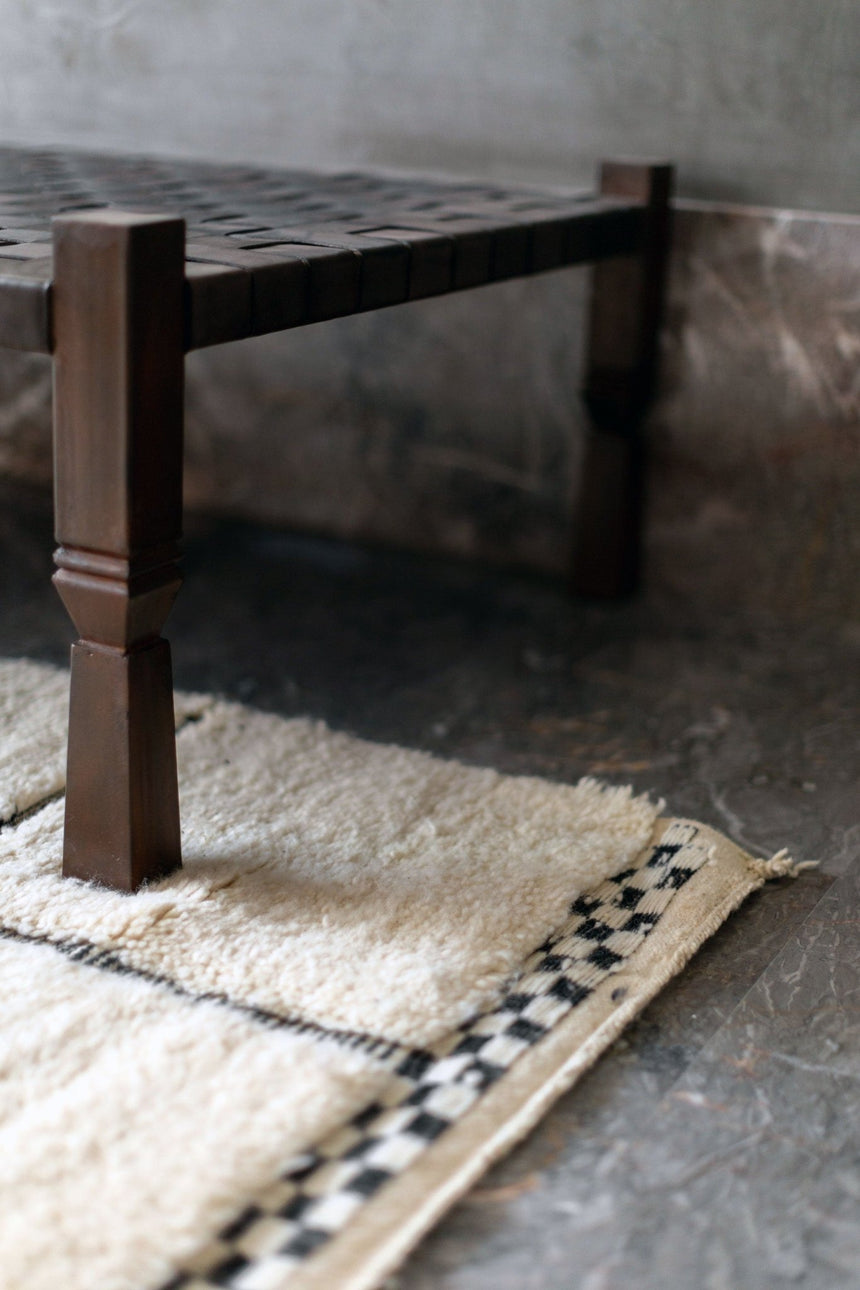 Tapis berbere authentique marocain laine noir blanc Elbadi - AFKliving