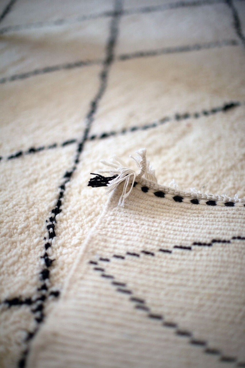 Tapis berbere authentique marocain laine noir blanc Kasbah - AFKliving