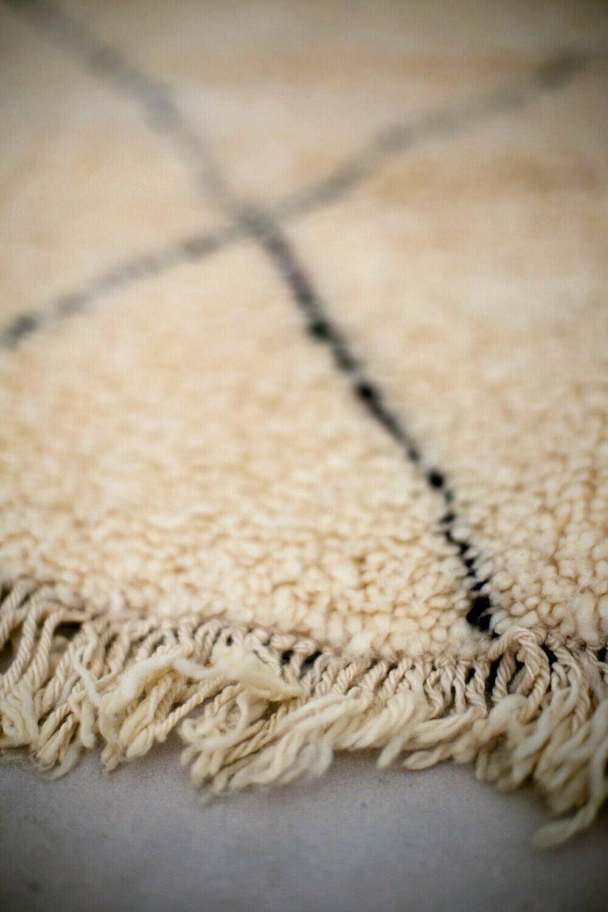 Tapis berbere authentique marocain laine noir blanc Kchacha - AFKliving