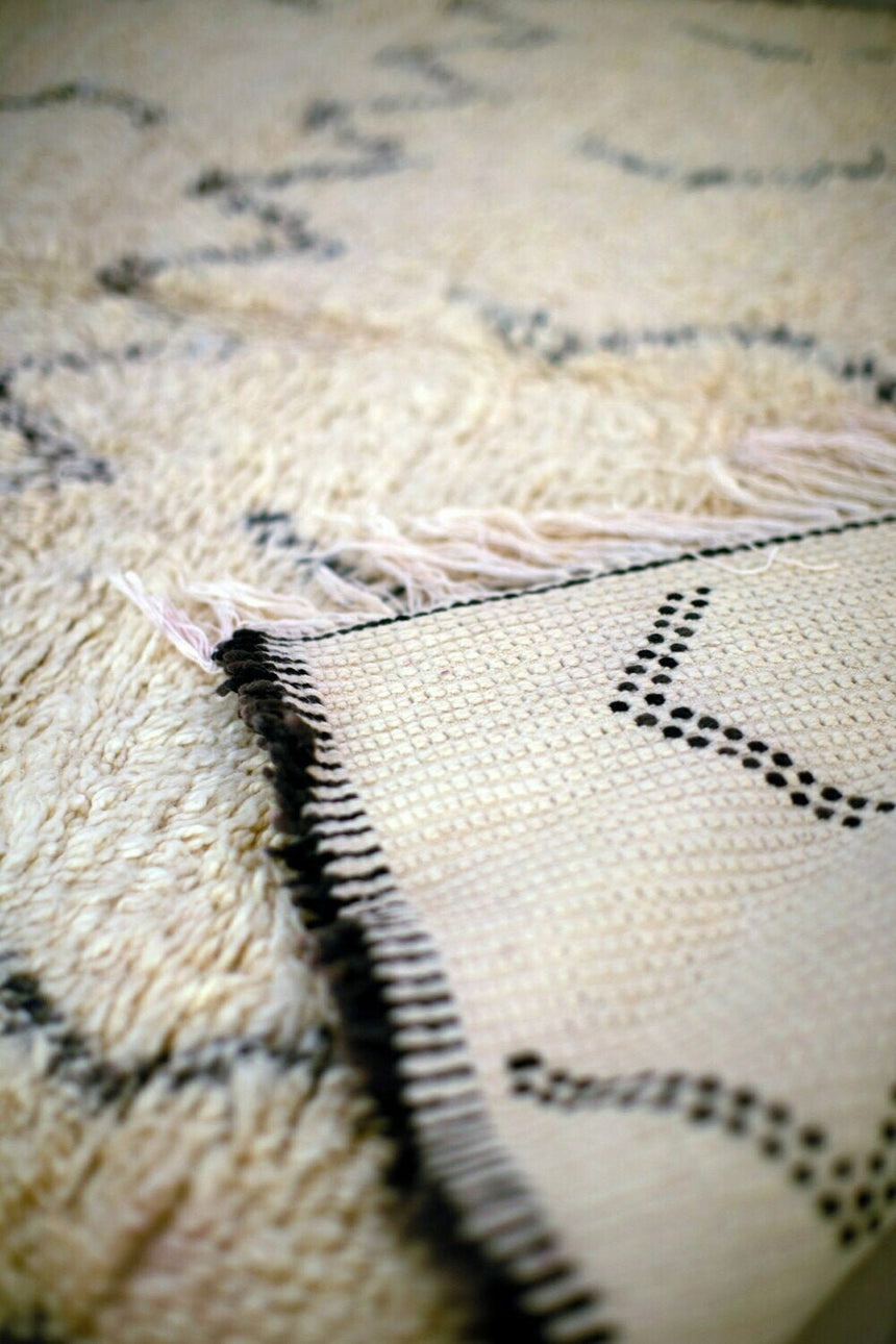 Tapis berbere authentique marocain laine noir blanc Medina - AFKliving