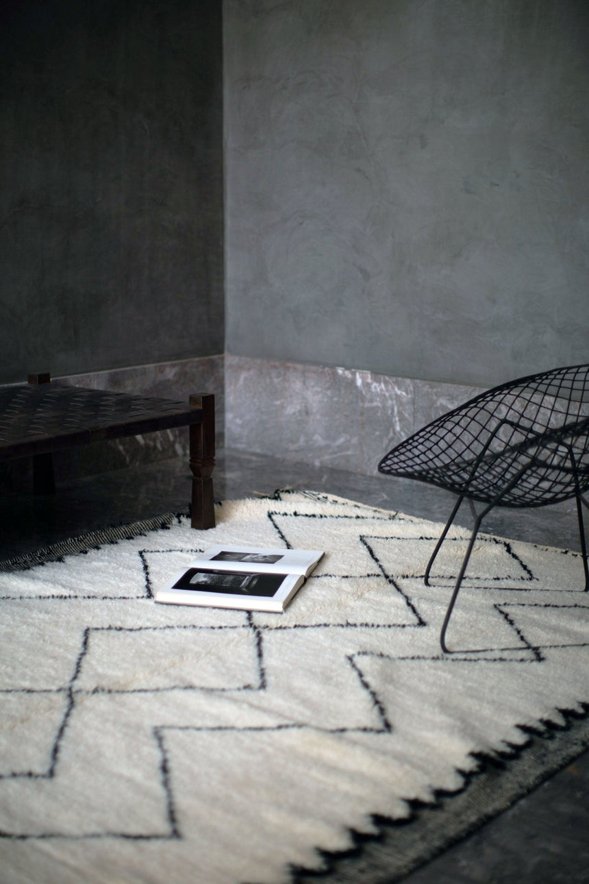Tapis berbere authentique marocain laine noir blanc Riad - AFKliving