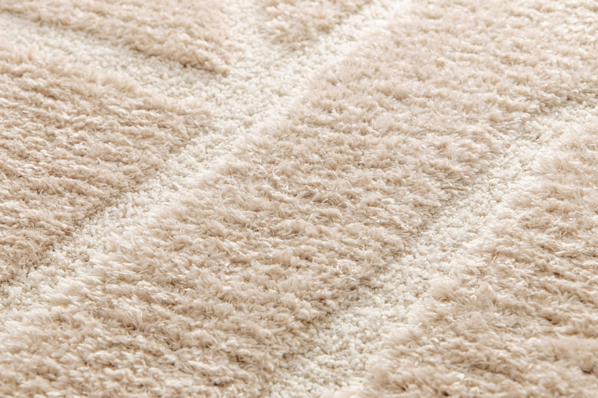 Soft, thick, embossed rug in recycled polyester MURMURE