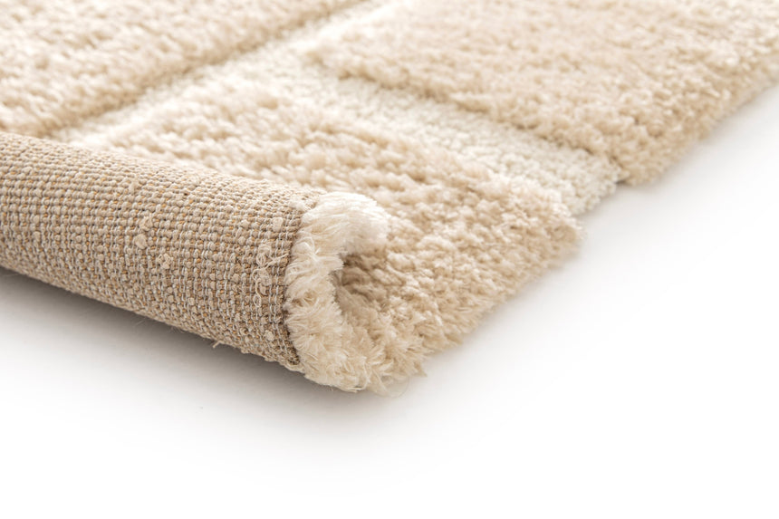 Soft, thick, embossed rug in recycled polyester MURMURE