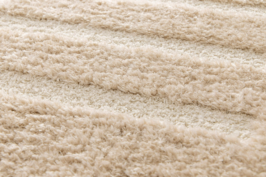 Soft and thick recycled polyester rug with embossed effect MEDIUM TRAFFIC