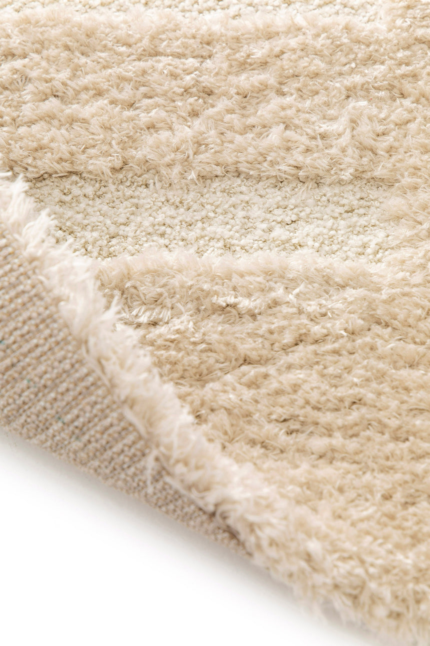 Soft and thick recycled polyester rug with embossed effect MEDIUM TRAFFIC