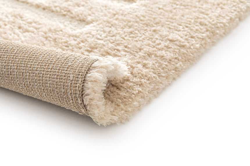 Soft and thick recycled polyester rug with embossed effect MEDIUM TRAFFIC