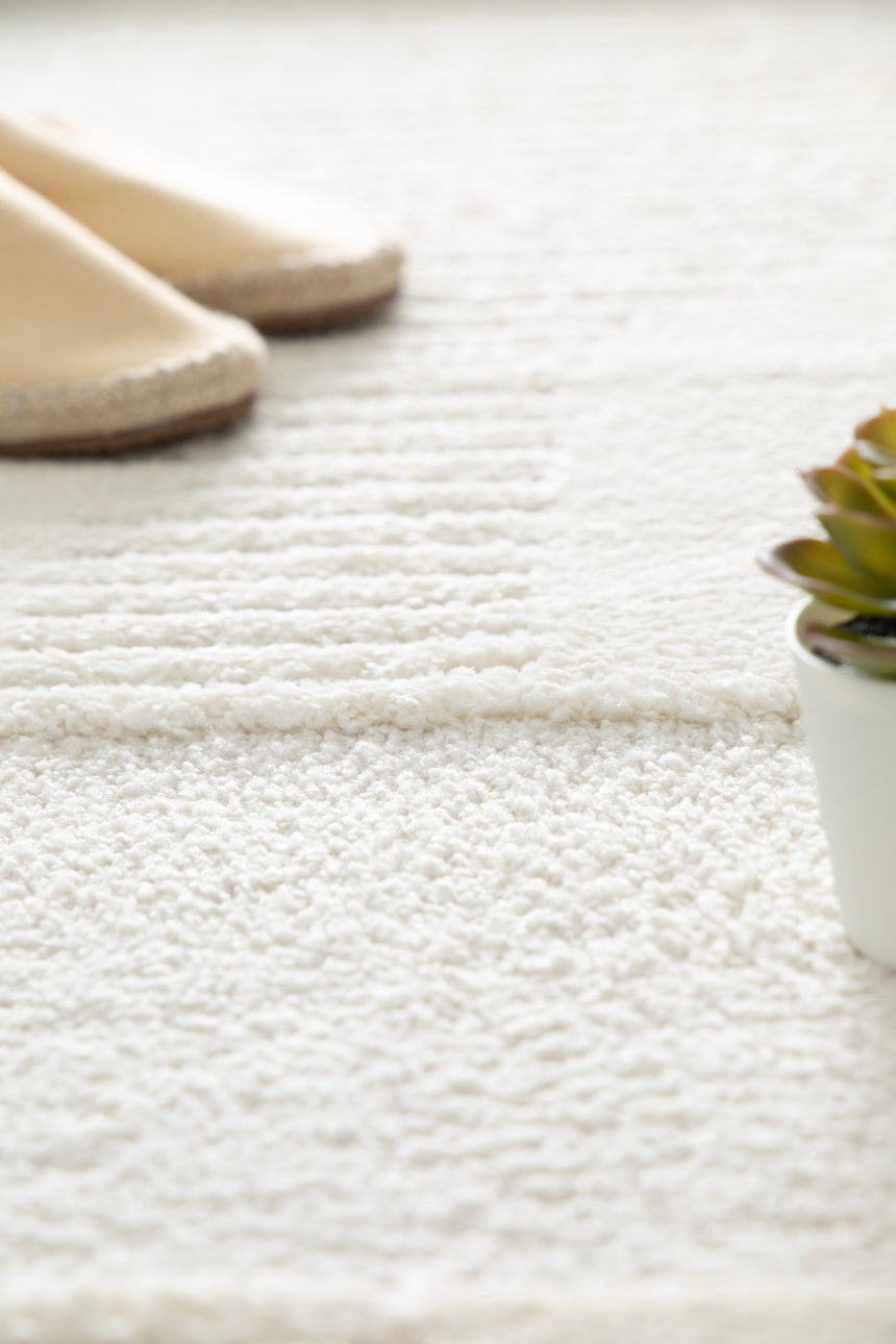 Soft and elegant textured rug VAUBAN