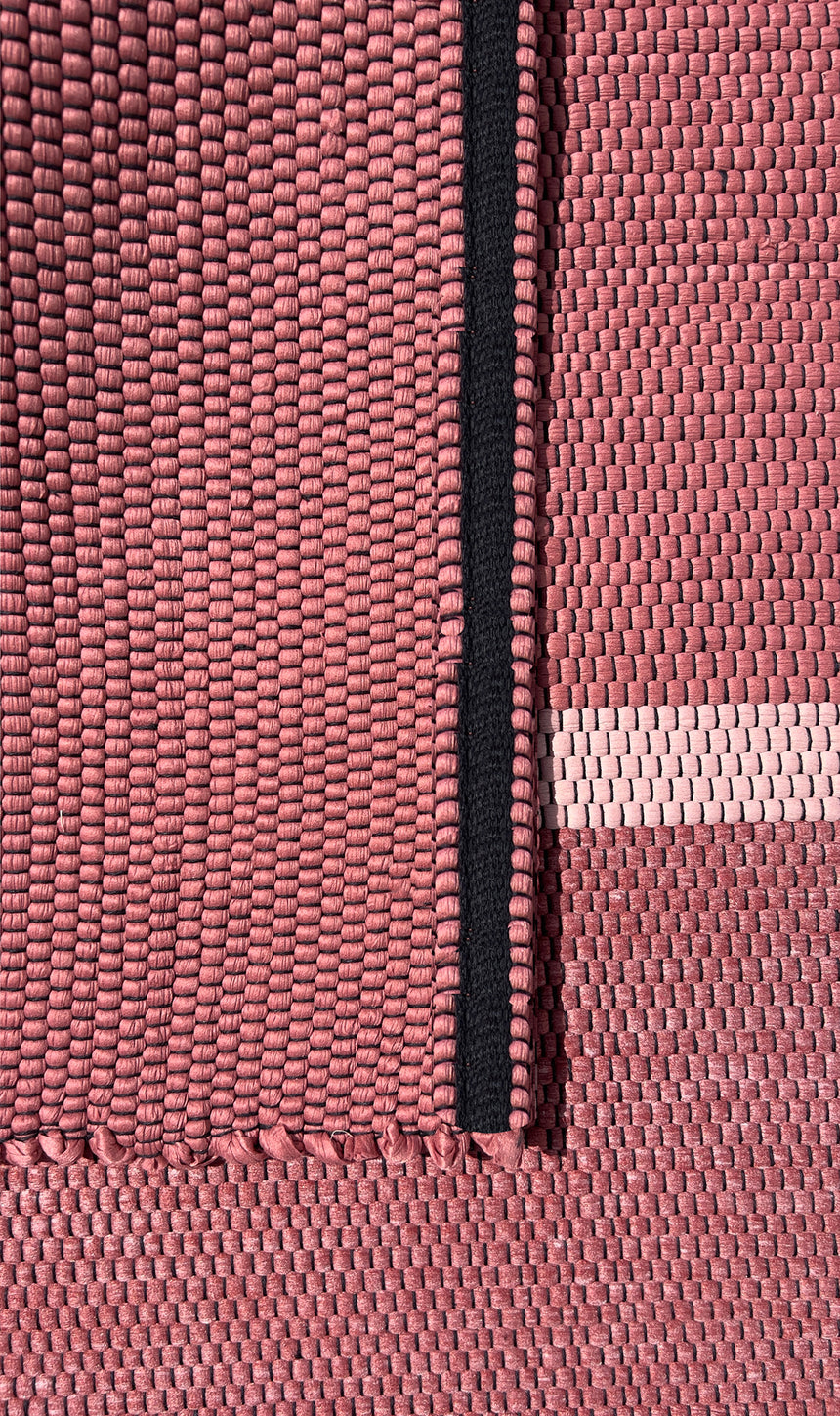 Tapis en fibres recyclées tissé à la main LEONOR