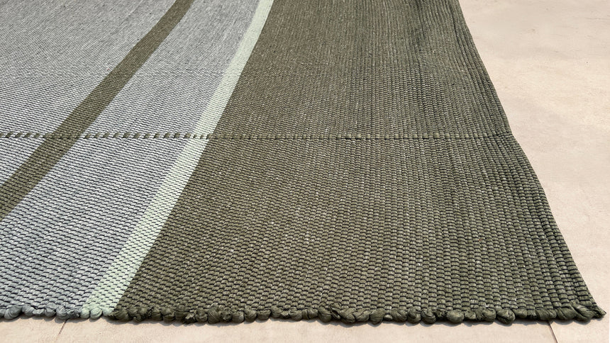 Tapis en fibres recyclées tissé à la main LEONOR