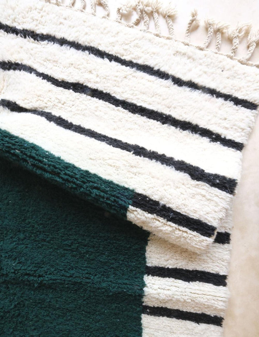 Tapis berbère contemporain aux lignes graphiques en laine 184 x 276 cm - AFKliving