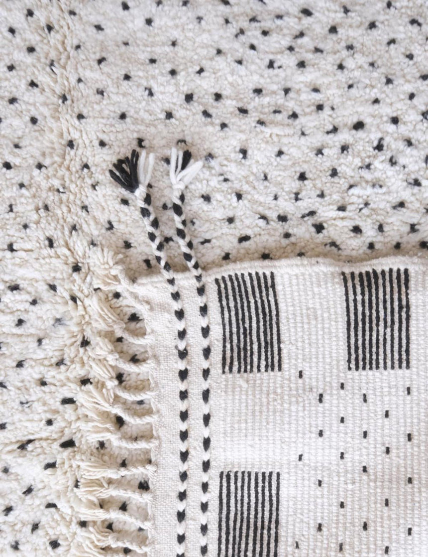 Tapis berbère contemporain aux lignes graphiques en laine 218 x 322 cm - AFKliving