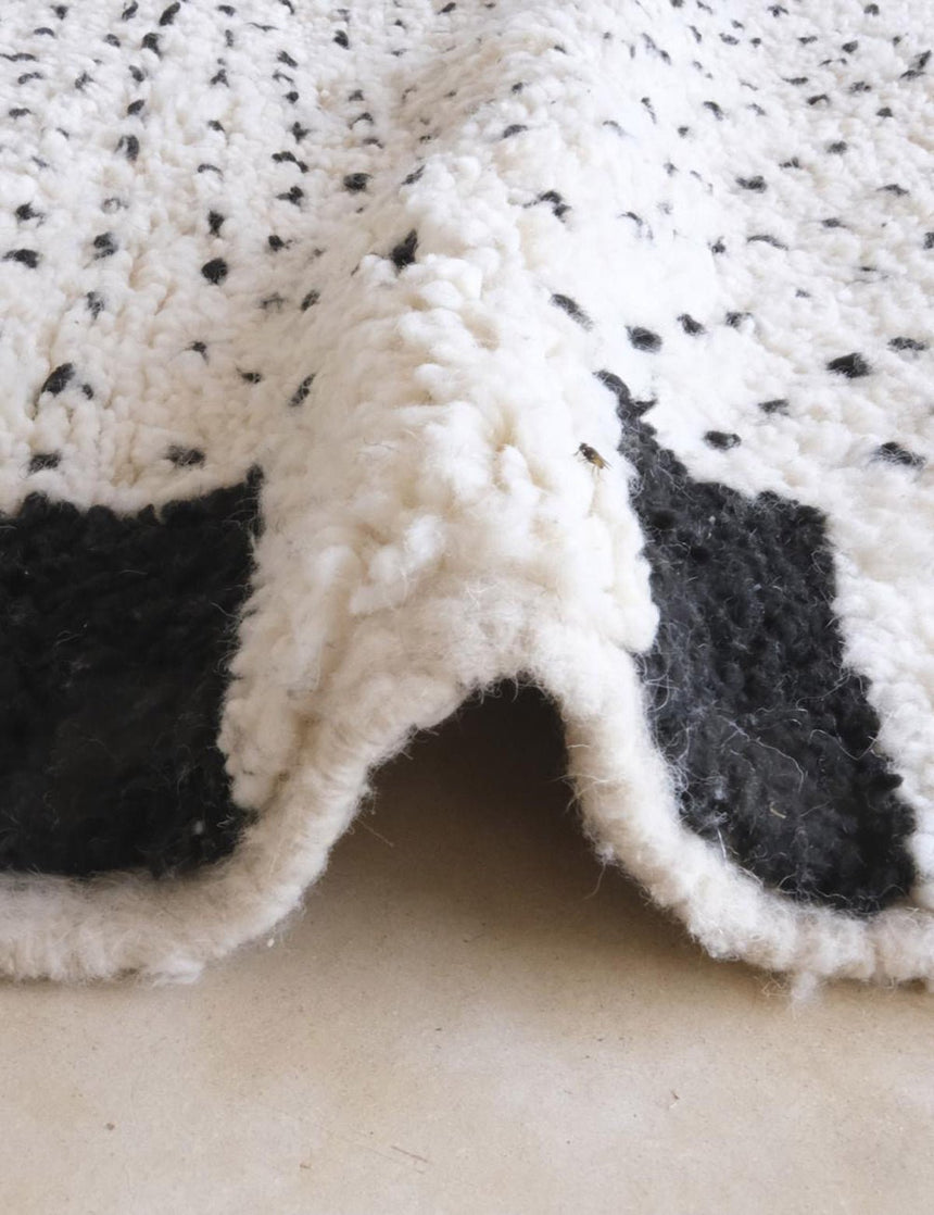 Tapis berbère contemporain aux lignes graphiques en laine 218 x 322 cm - AFKliving