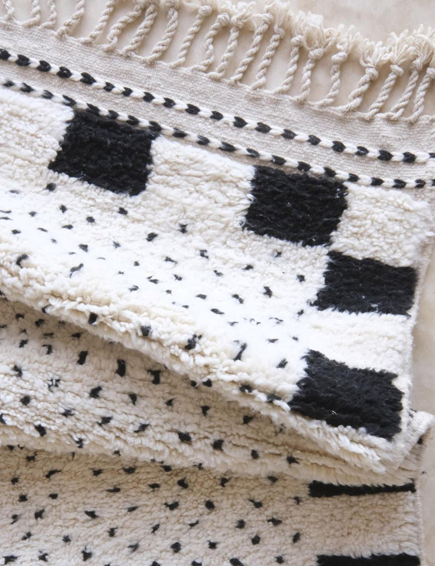 Tapis berbère contemporain aux lignes graphiques en laine 218 x 322 cm - AFKliving