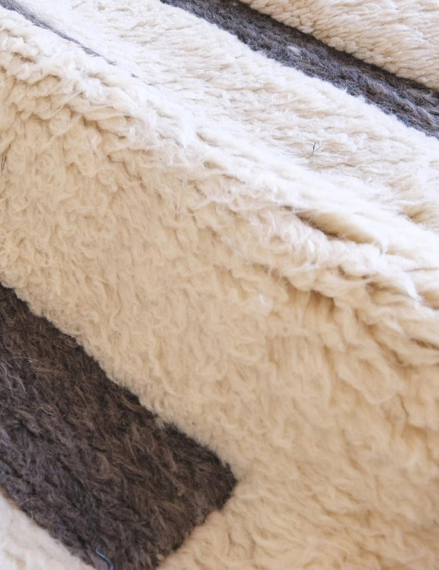 Tapis berbère contemporain aux lignes graphiques en laine 234 x 330 cm - AFKliving