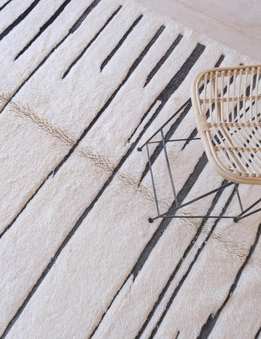 Tapis berbère contemporain aux lignes graphiques en laine 234 x 330 cm - AFKliving