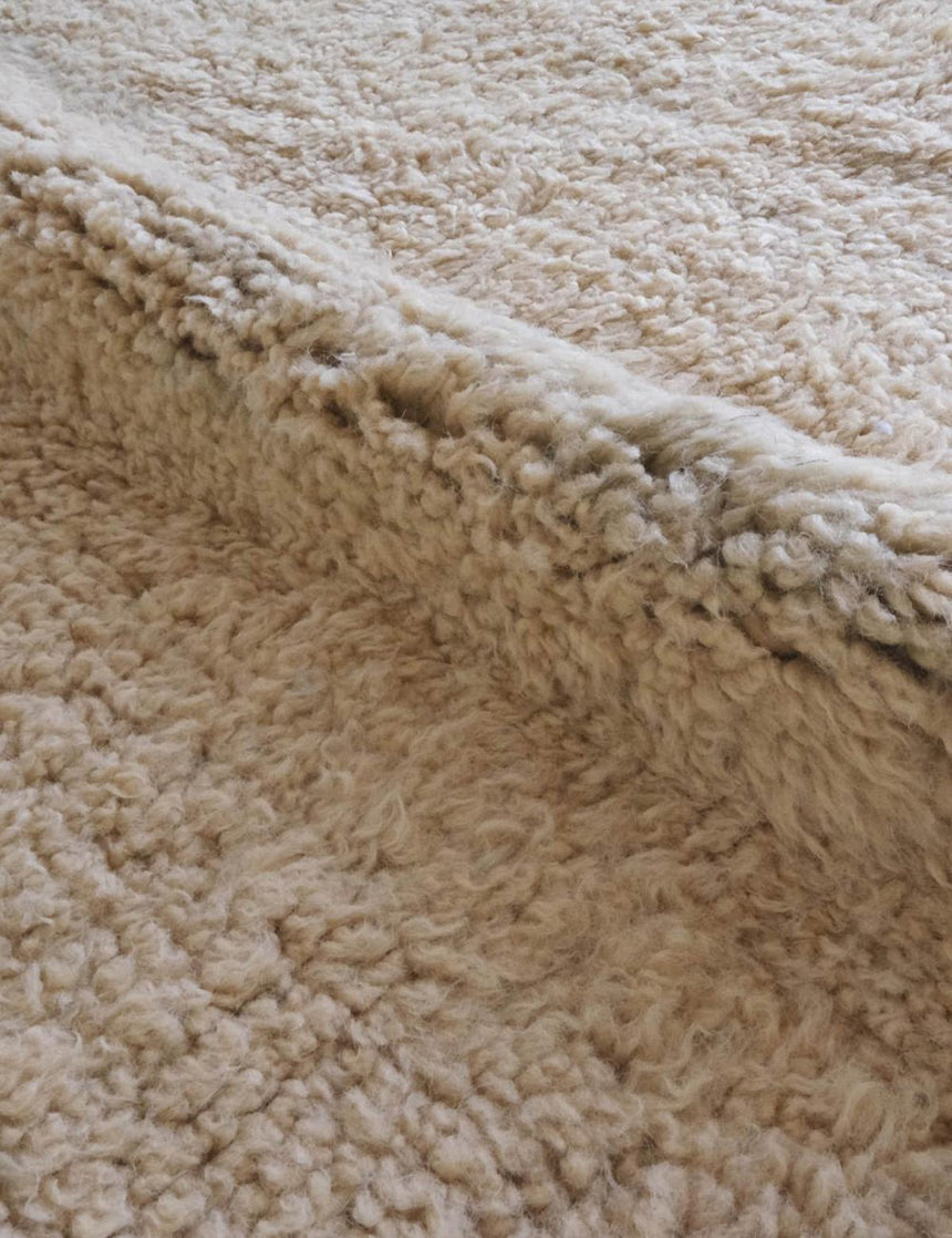 Tapis berbère contemporain aux lignes graphiques en laine 250 x 342 cm - AFKliving