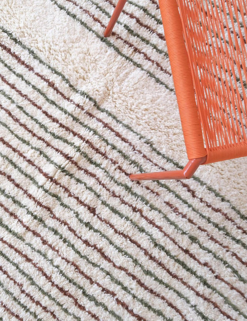 Tapis berbère contemporain aux lignes graphiques en laine 253 x 346 cm - AFKliving