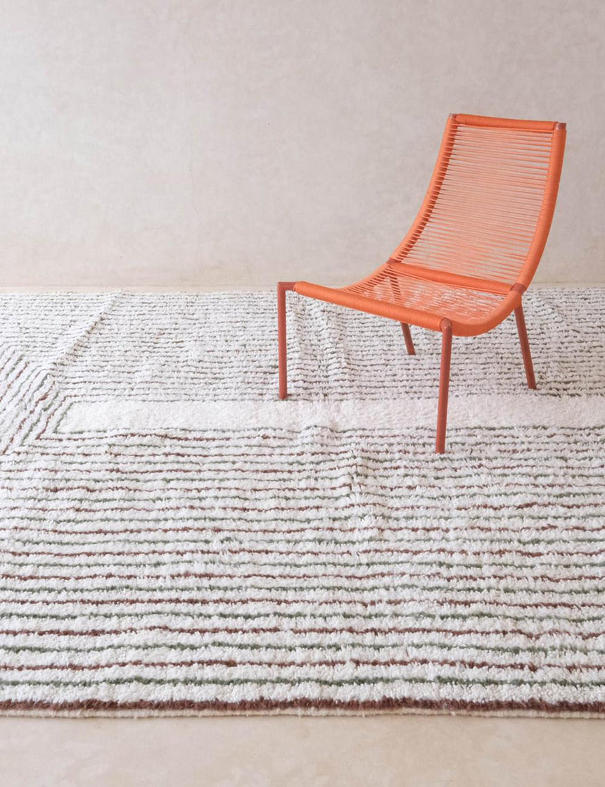 Tapis berbère contemporain aux lignes graphiques en laine 253 x 346 cm - AFKliving