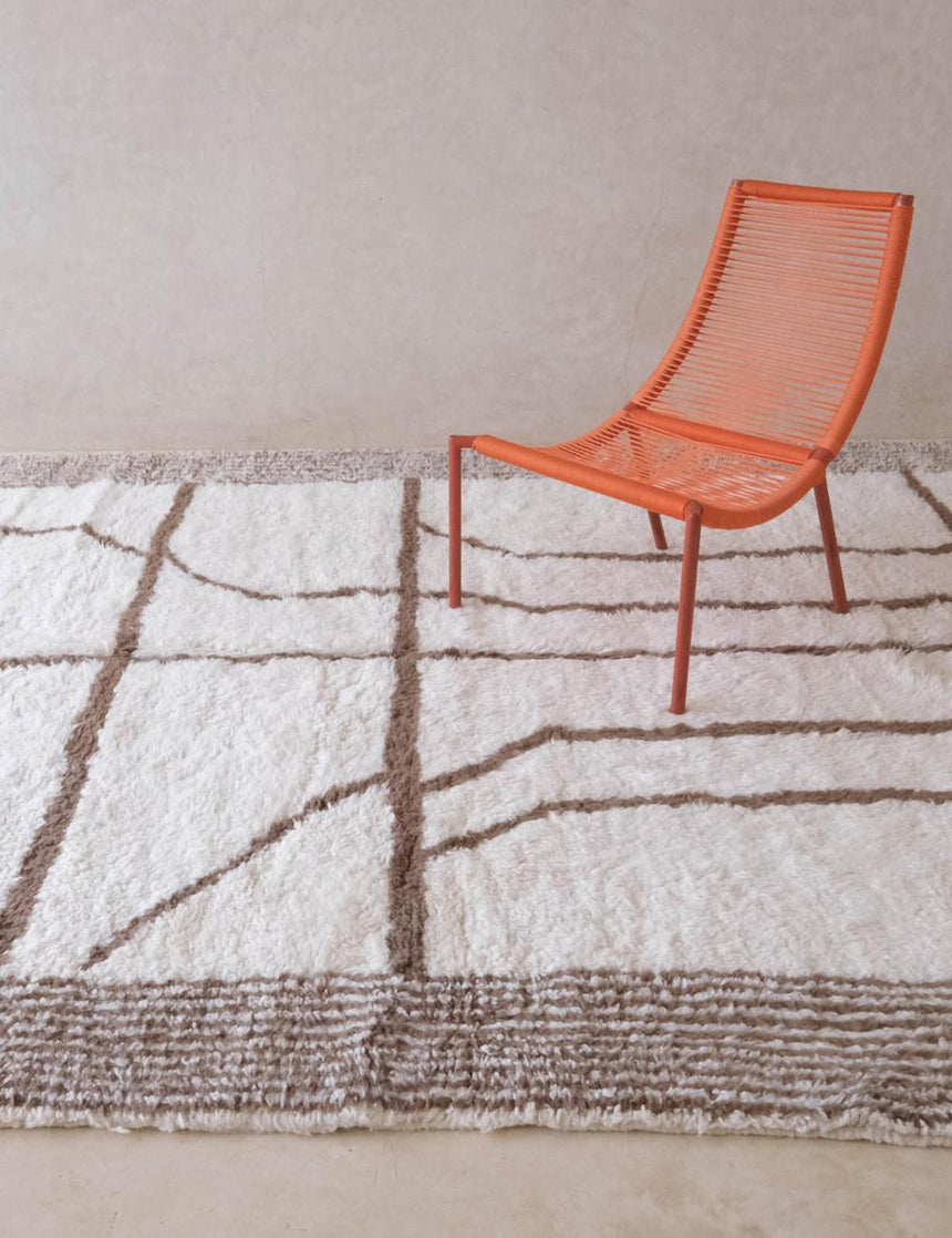 Tapis berbère décoratif aux lignes graphiques en laine 245 x 352 cm - AFKliving