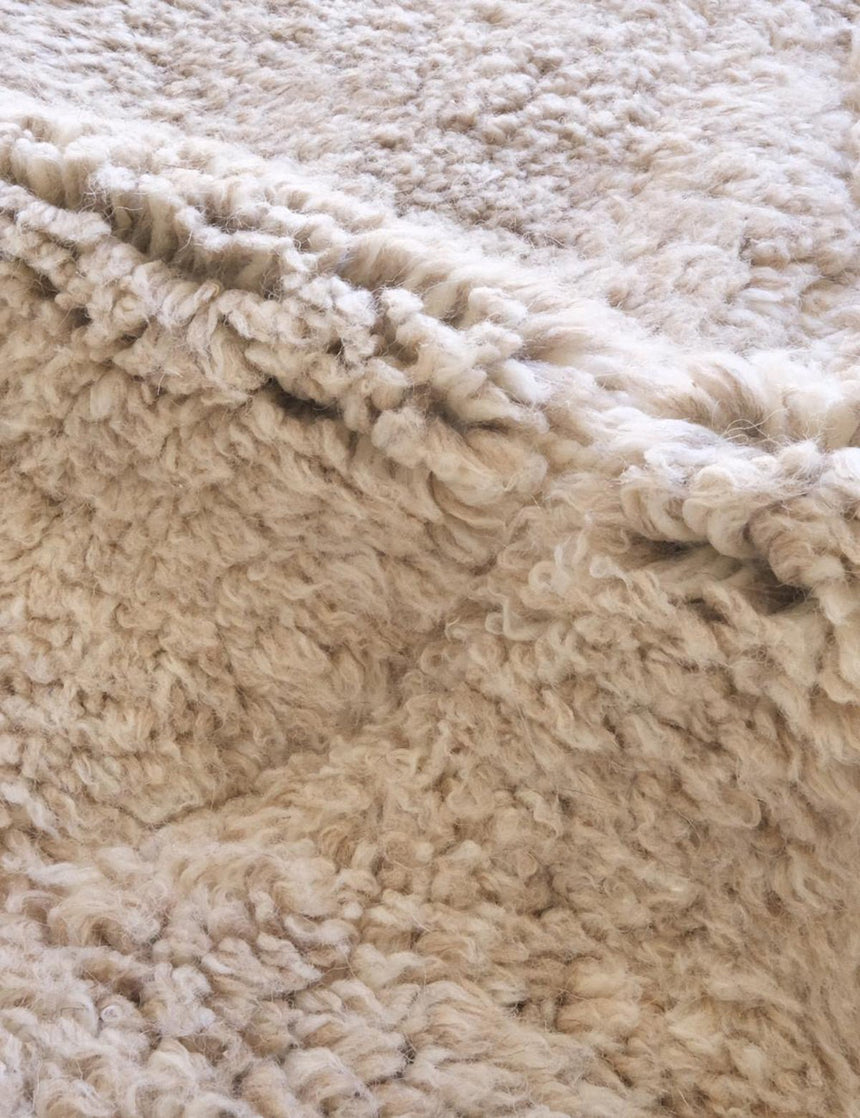 Tapis berbère d'exception aux motifs géométriques laine 328 x 400 cm - AFKliving