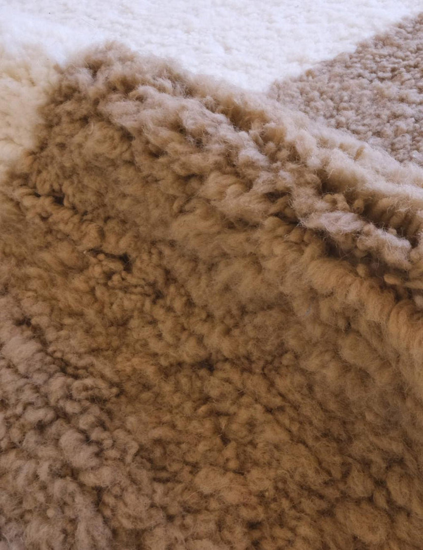 Tapis berbère élégant aux motifs graphiques en laine 164 x 252 cm - AFKliving