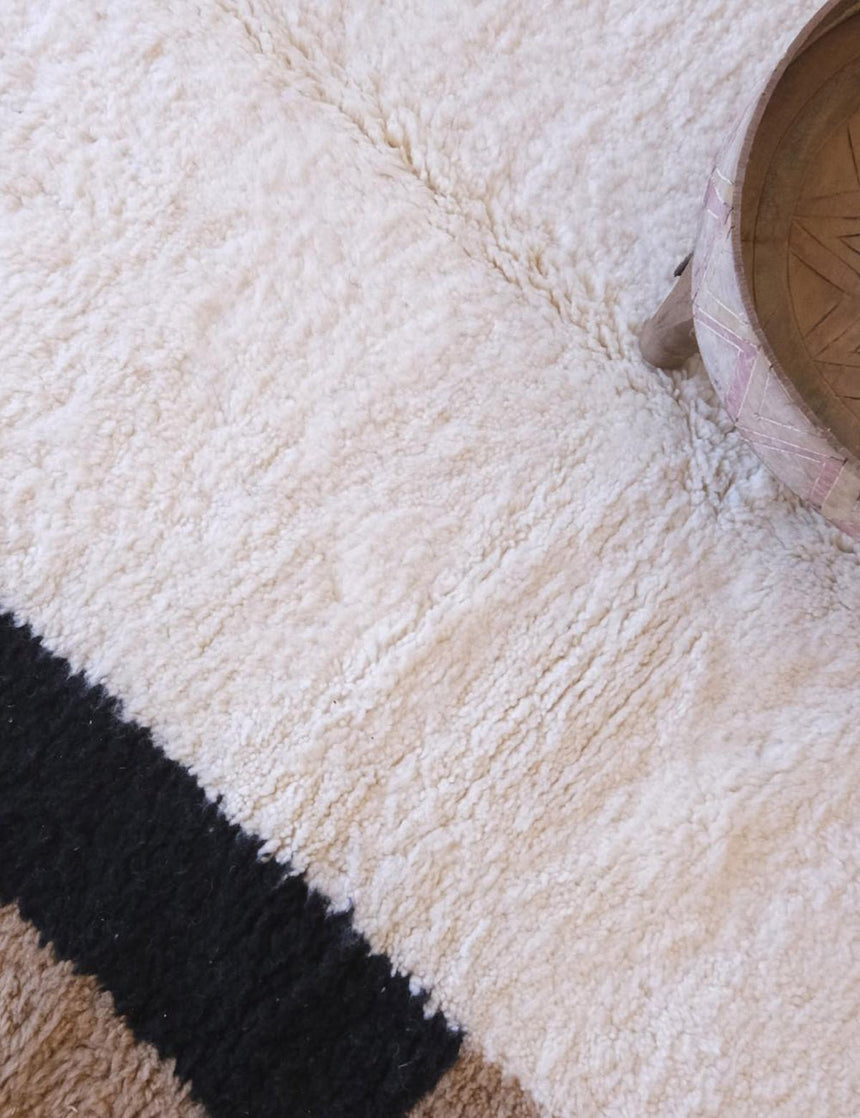 Tapis berbère élégant aux motifs graphiques en laine 164 x 252 cm - AFKliving