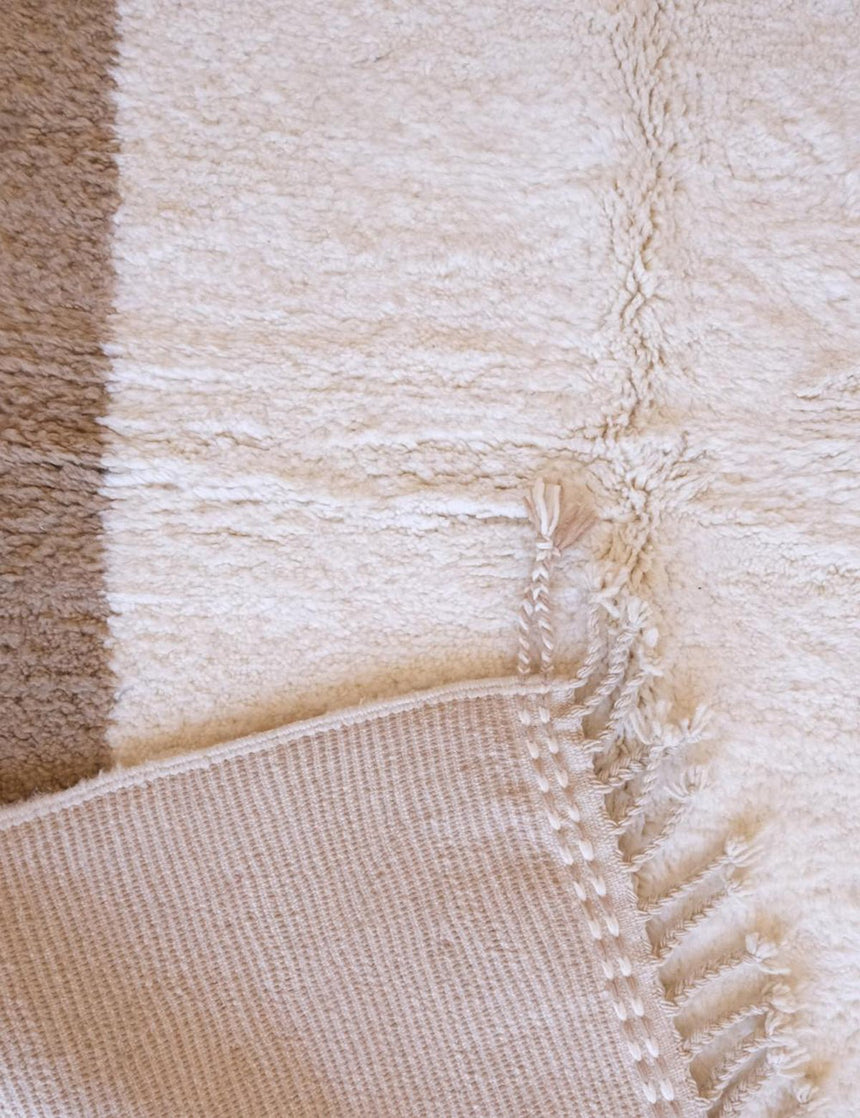 Tapis berbère élégant aux motifs graphiques en laine 164 x 252 cm - AFKliving