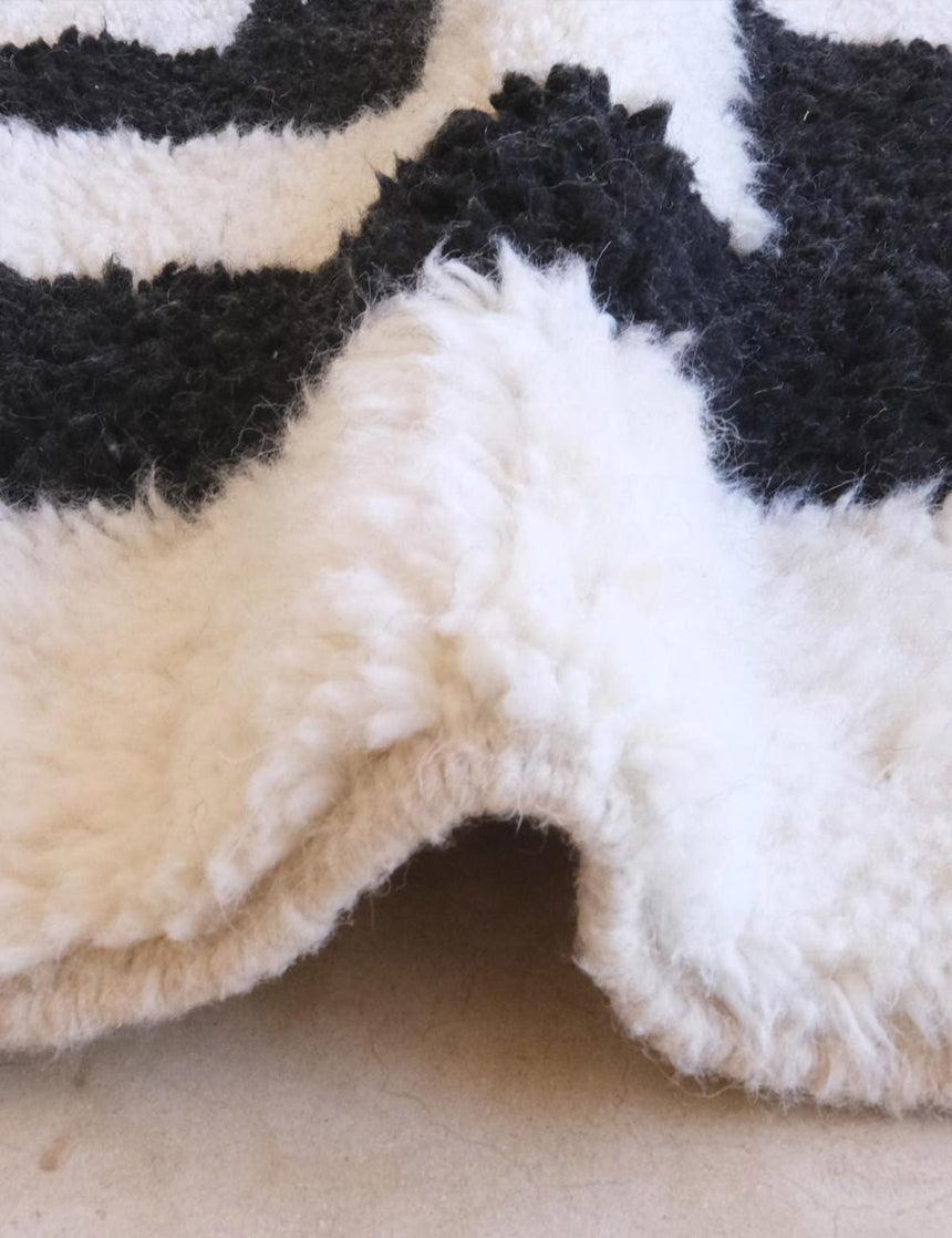 Tapis berbère élégant aux motifs labyrinthes en laine 242 x 347 cm - AFKliving