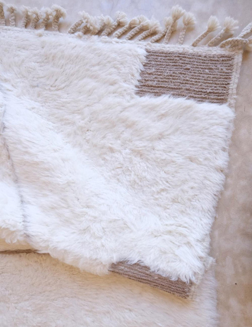 Tapis berbère ethnique chic au design épuré en laine 208 x 292 cm - AFKliving