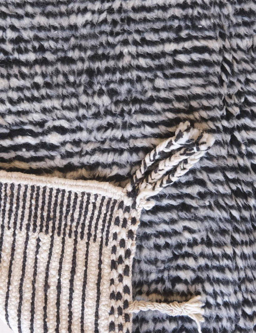 Tapis berbère graphique et contemporain en laine 119 x 227 cm - AFKliving