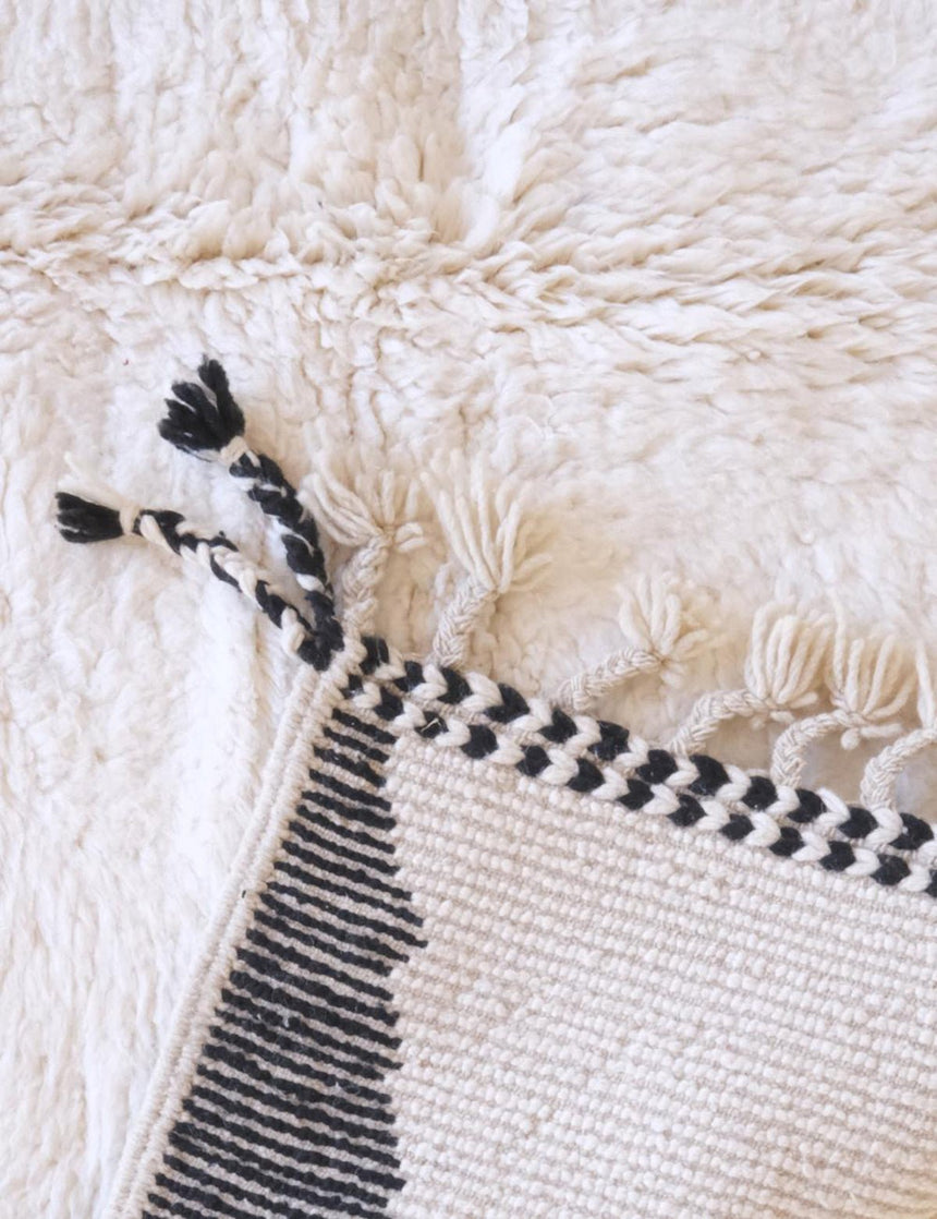 Tapis berbère graphique pour intérieur contemporain en laine 184 x 234 cm - AFKliving