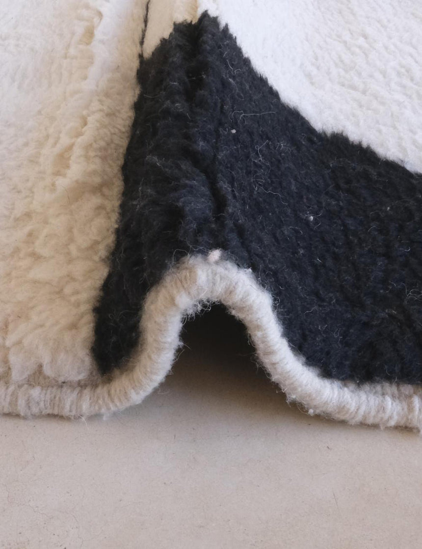 Tapis berbère graphique pour intérieur contemporain en laine 184 x 234 cm - AFKliving