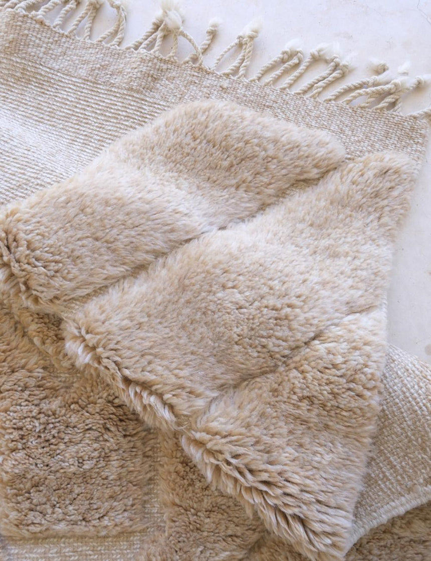 Tapis berbère luxueux épaisseur et élégance 203 x 323 cm - AFKliving