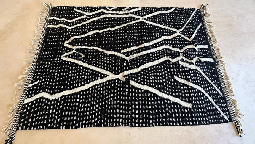 Tapis berbere marocain noir et blanc 191 x 270 cm - AFKliving