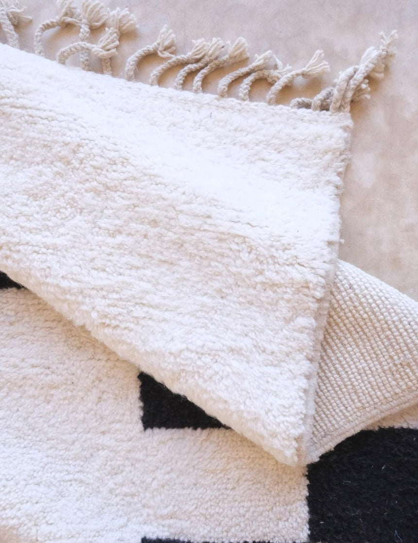 Tapis berbère original au style minimaliste en laine 244 x 345 cm - AFKliving