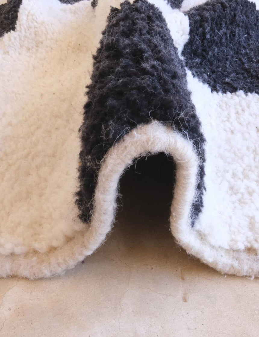 Tapis berbère original au style minimaliste en laine 244 x 345 cm - AFKliving