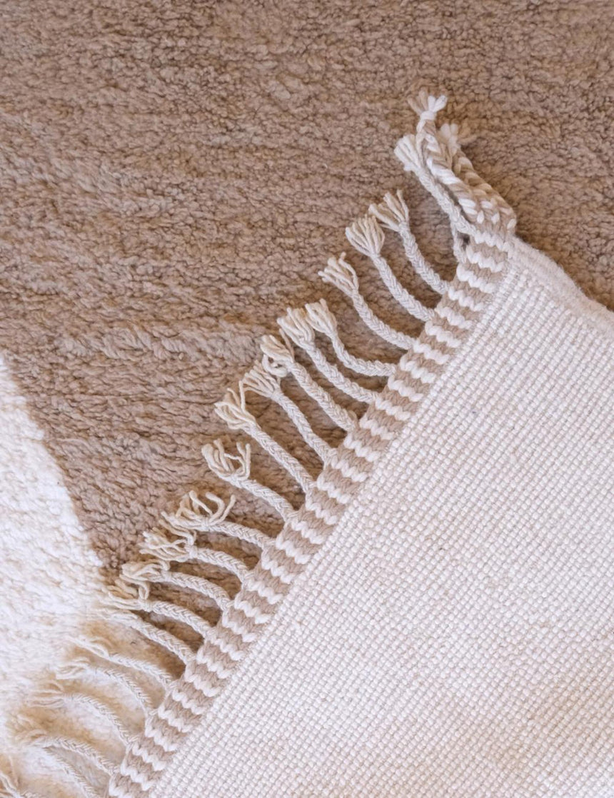 Tapis berbère original au style minimaliste en laine 248 x 350 cm - AFKliving