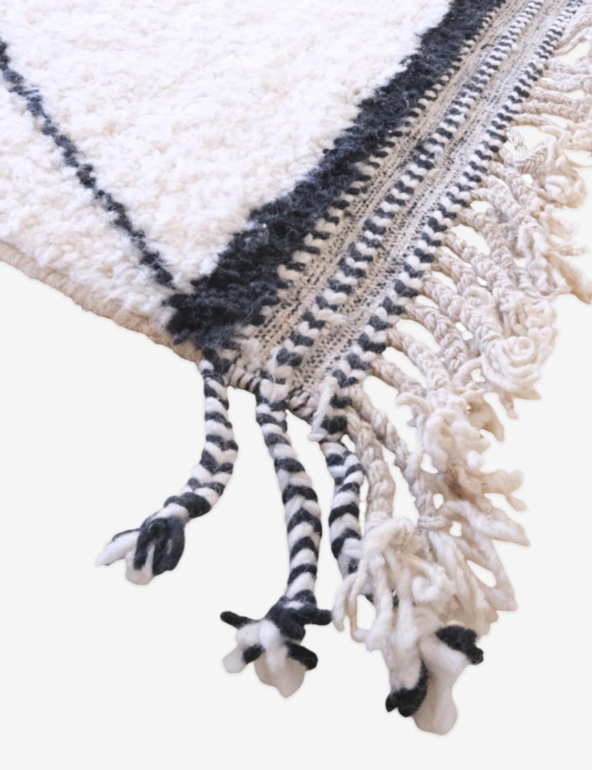 Tapis berbère sobre et graphique noué main en laine 260 x 352 cm - AFKliving