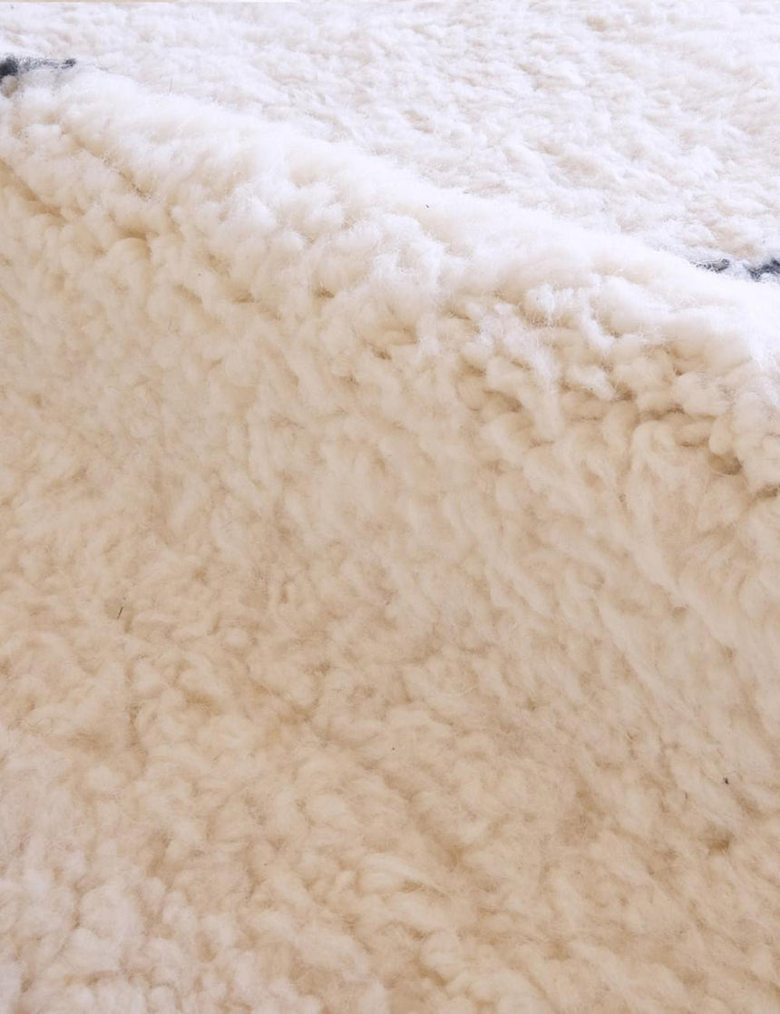 Tapis berbère sobre et graphique noué main en laine 260 x 352 cm - AFKliving