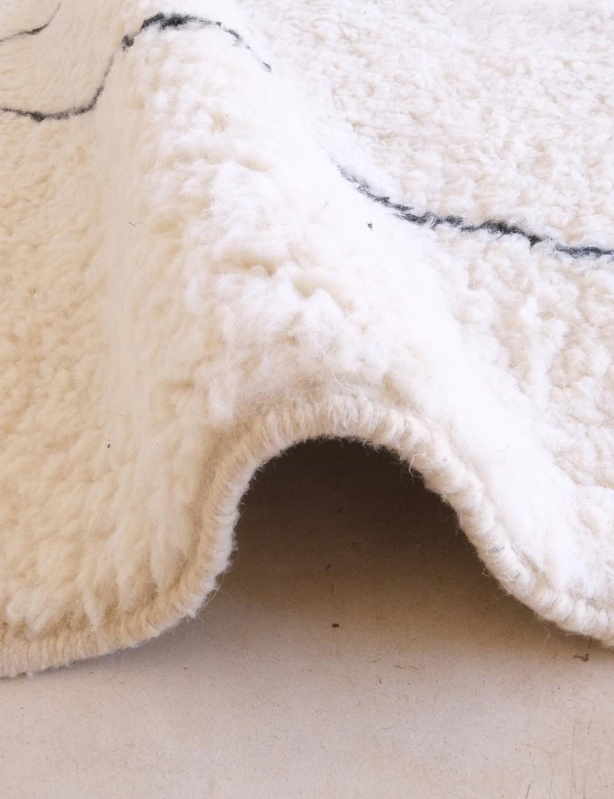 Tapis berbère sobre et graphique noué main en laine 260 x 352 cm - AFKliving