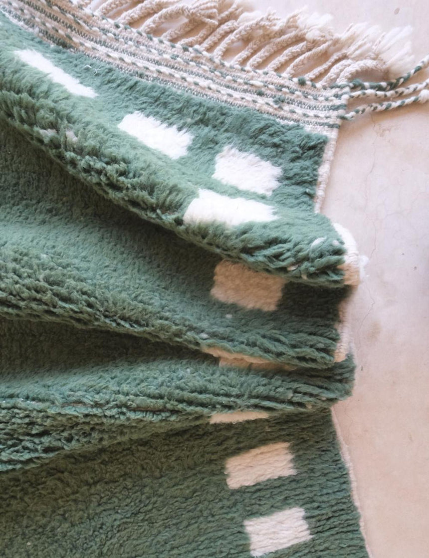 Tapis berbère sobre et raffiné fait main en laine 154 x 240 cm - AFKliving