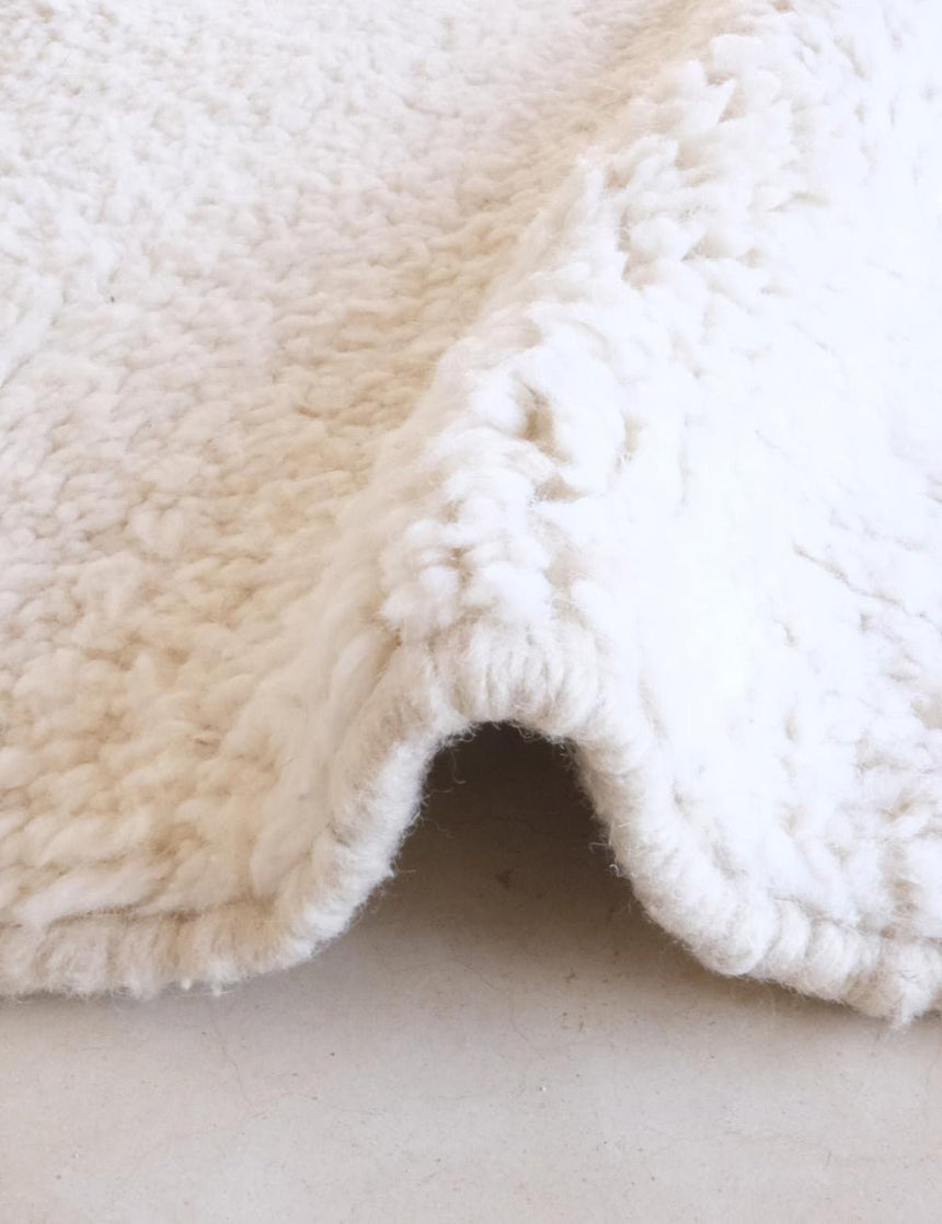 Tapis berbère sobre et raffiné noué main en laine 161 x 240 cm - AFKliving