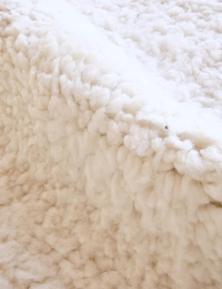 Tapis berbère sobre et raffiné noué main en laine 161 x 240 cm - AFKliving