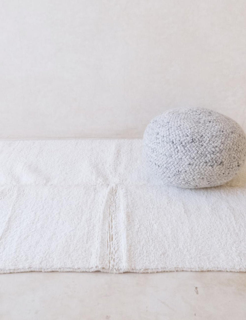 Tapis berbère sobre et raffiné noué main en laine 161 x 240 cm - AFKliving