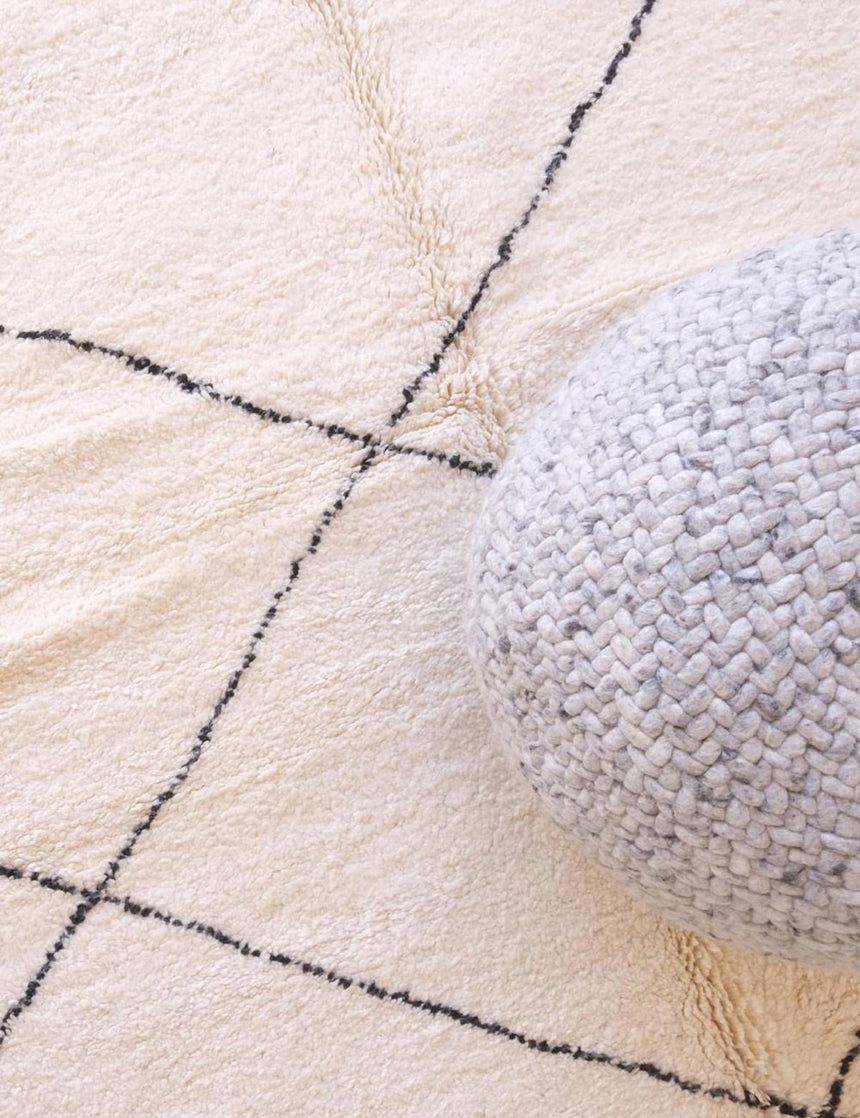 Tapis berbère sobre et raffiné noué main en laine 250 x 363 cm - AFKliving