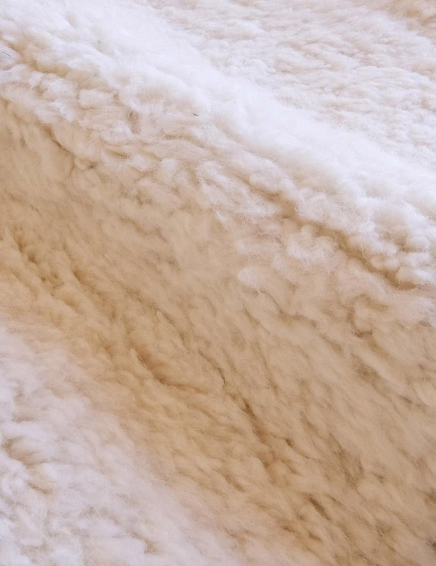 Tapis berbère sobre et raffiné noué main en laine 258 x 347 cm - AFKliving