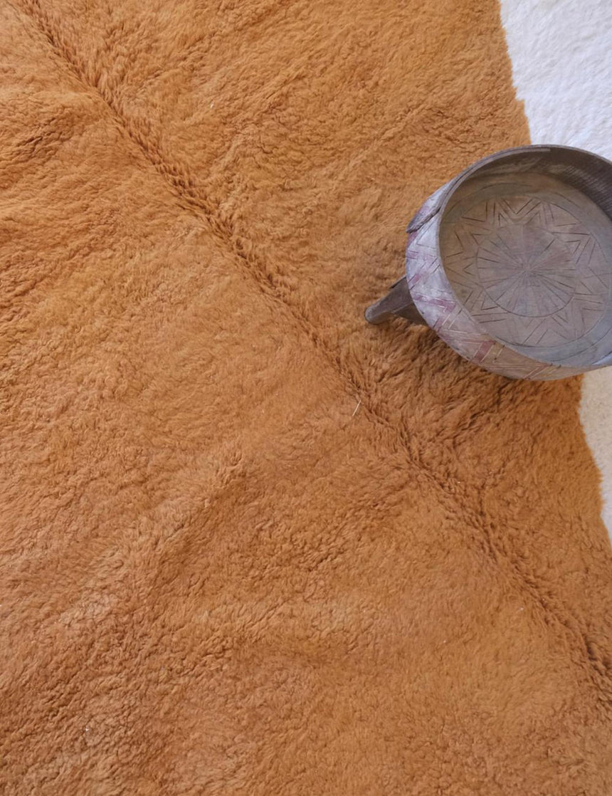 Tapis berbère sobre et raffiné noué main en laine 258 x 347 cm - AFKliving