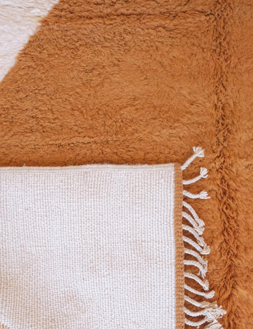 Tapis berbère sobre et raffiné noué main en laine 258 x 347 cm - AFKliving